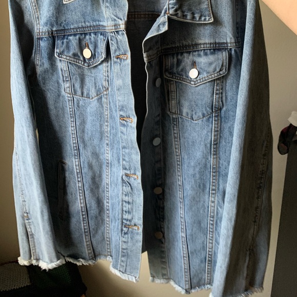 Oversized Light Wash Denim Jacket - Picture 3 of 3